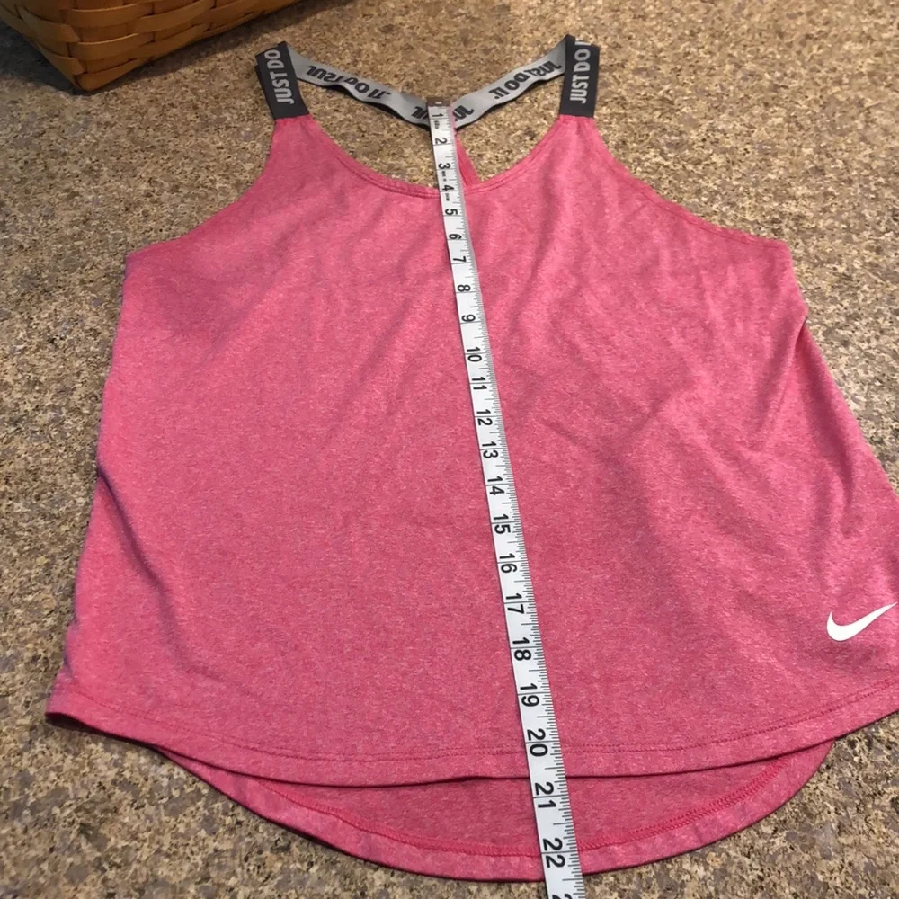 🔥Flash Sale🔥 Nike Dri Fit active Pink Sleeveless Tank Top Small - Picture 6 of 17